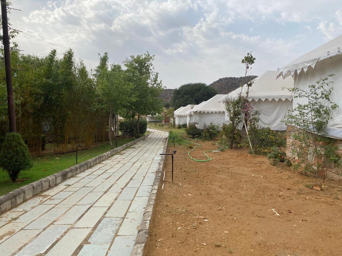 Grass Field Valley Resort Jaipur Bagian luar foto
