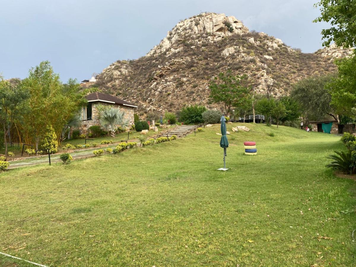 Grass Field Valley Resort Jaipur Bagian luar foto