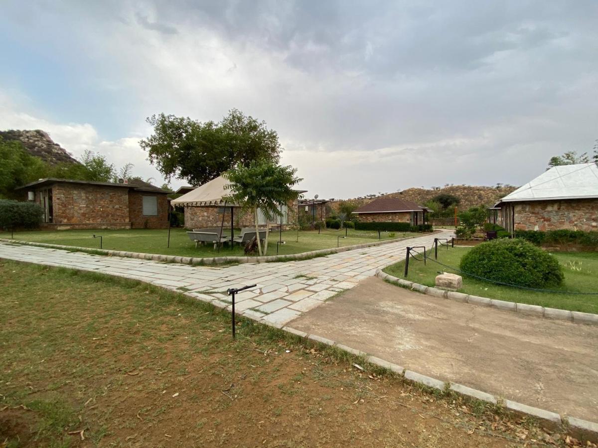 Grass Field Valley Resort Jaipur Bagian luar foto