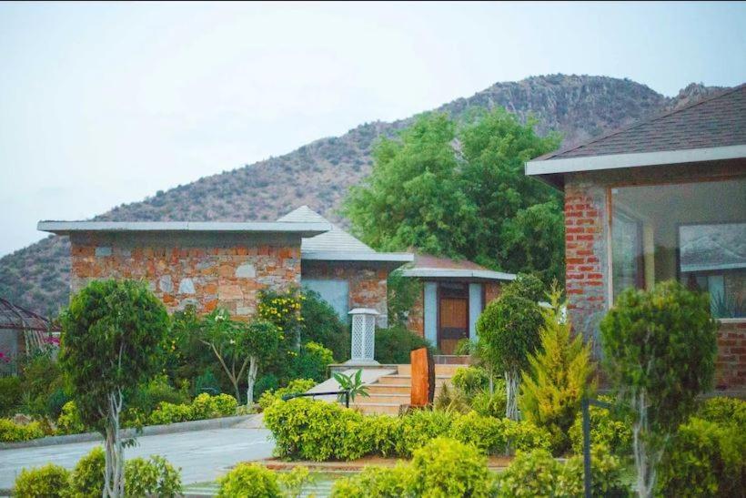 Grass Field Valley Resort Jaipur Bagian luar foto